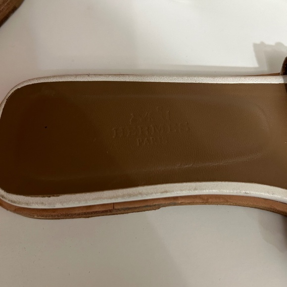 Hermes White Leather Studded Oran - Picture 3 of 5